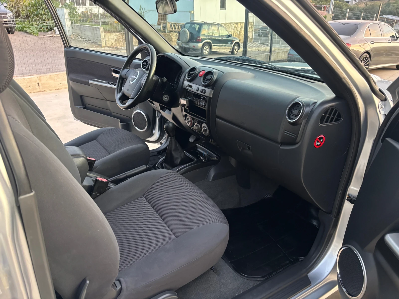Isuzu D-max 2.5TD - изображение 9