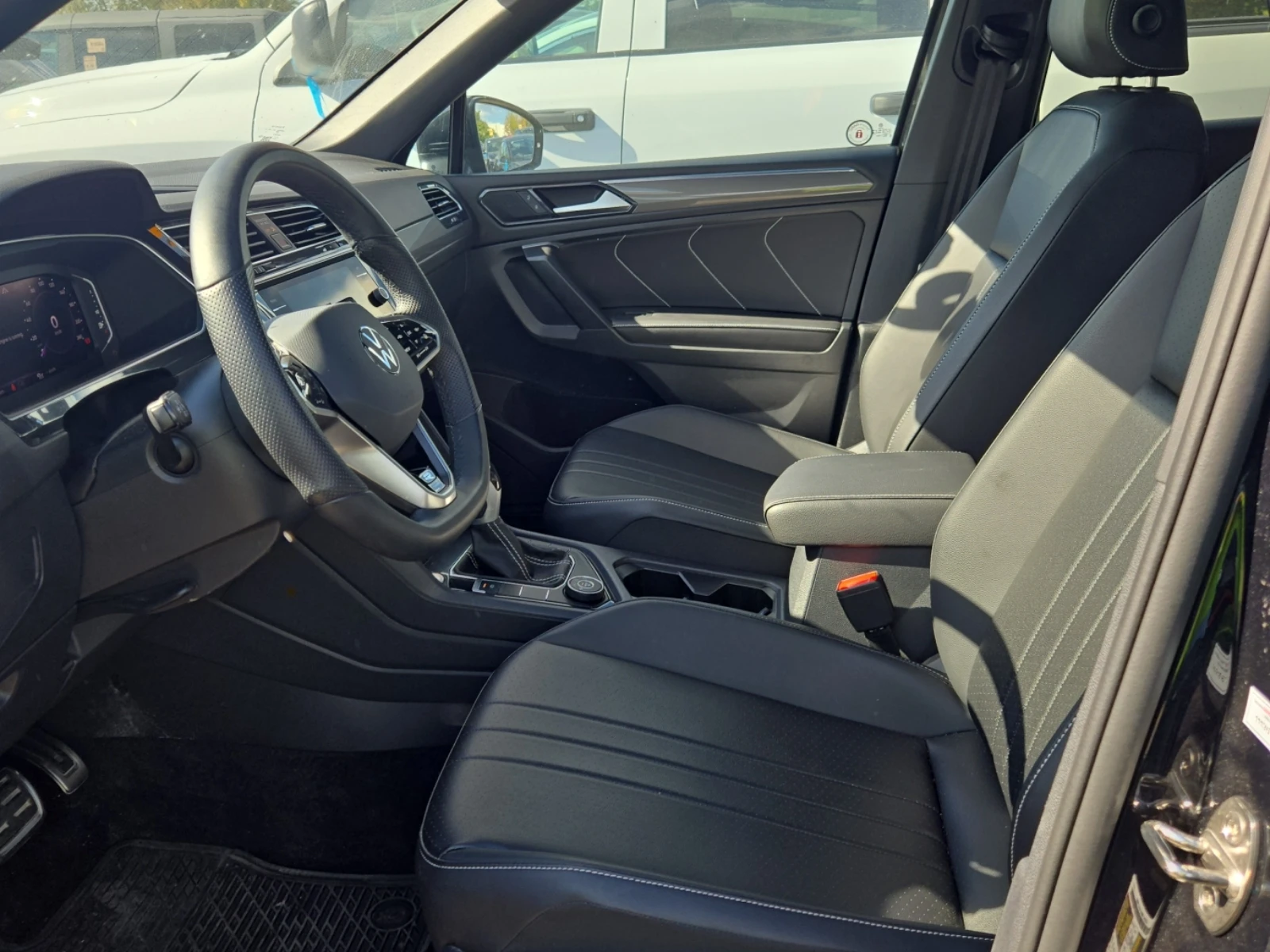 VW Tiguan * R-LINE* CARFAX * БЕЗ ПЪРВОНАЧАЛНА ВНОСКА - изображение 6
