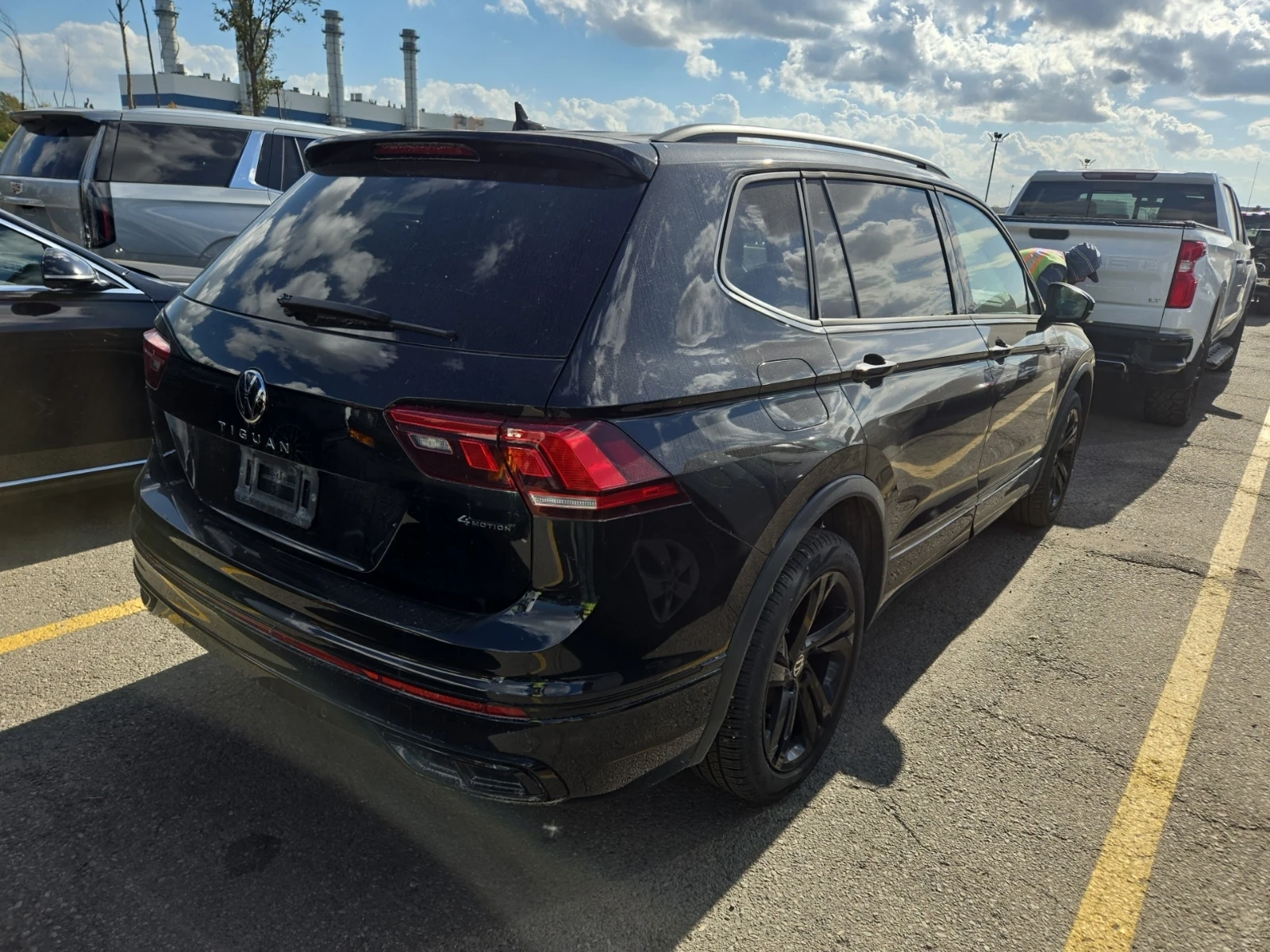 VW Tiguan * R-LINE* CARFAX * БЕЗ ПЪРВОНАЧАЛНА ВНОСКА - изображение 3