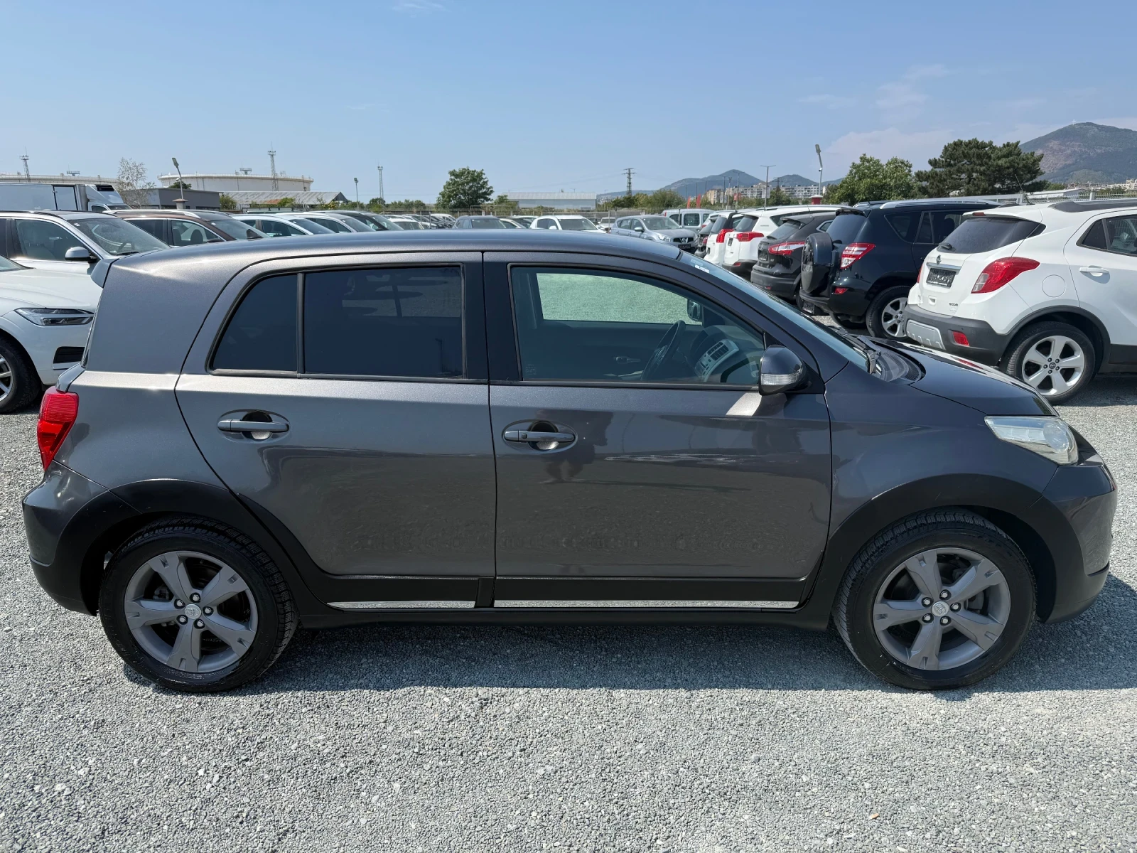 Toyota Urban Cruiser (KATO НОВА), снимка 4 - Автомобили и джипове - 52560782
