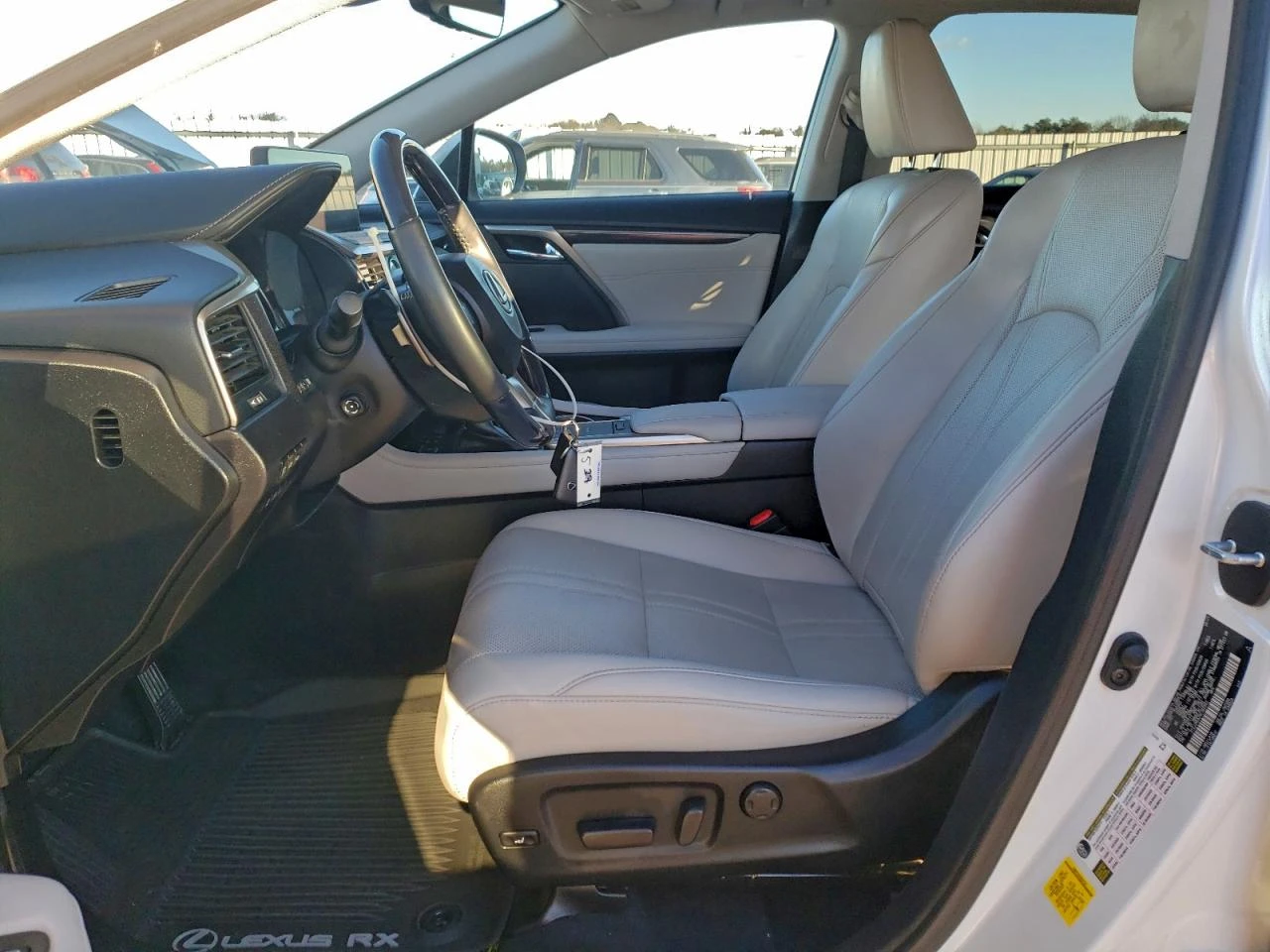 Lexus RX 350 Mark Levinson* ADAPTIVE HEADLIGHTS* ПОДГРЕВ* КОЖА* - изображение 7