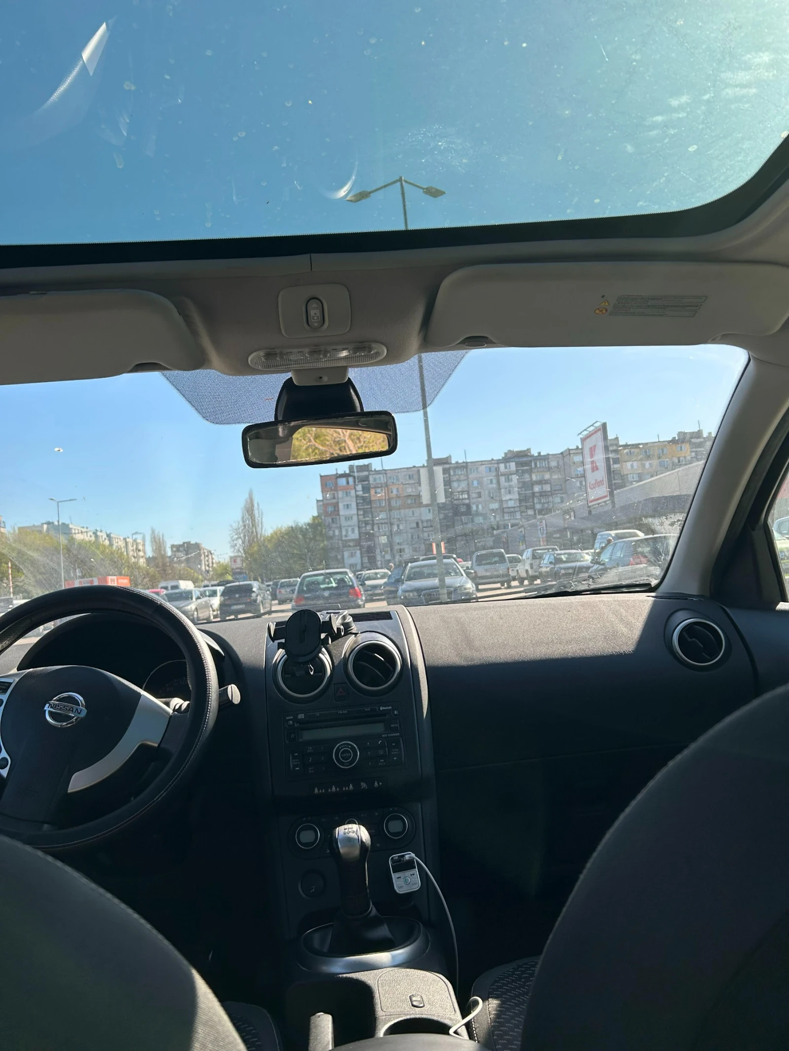 Nissan Qashqai, снимка 9 - Автомобили и джипове - 54312573