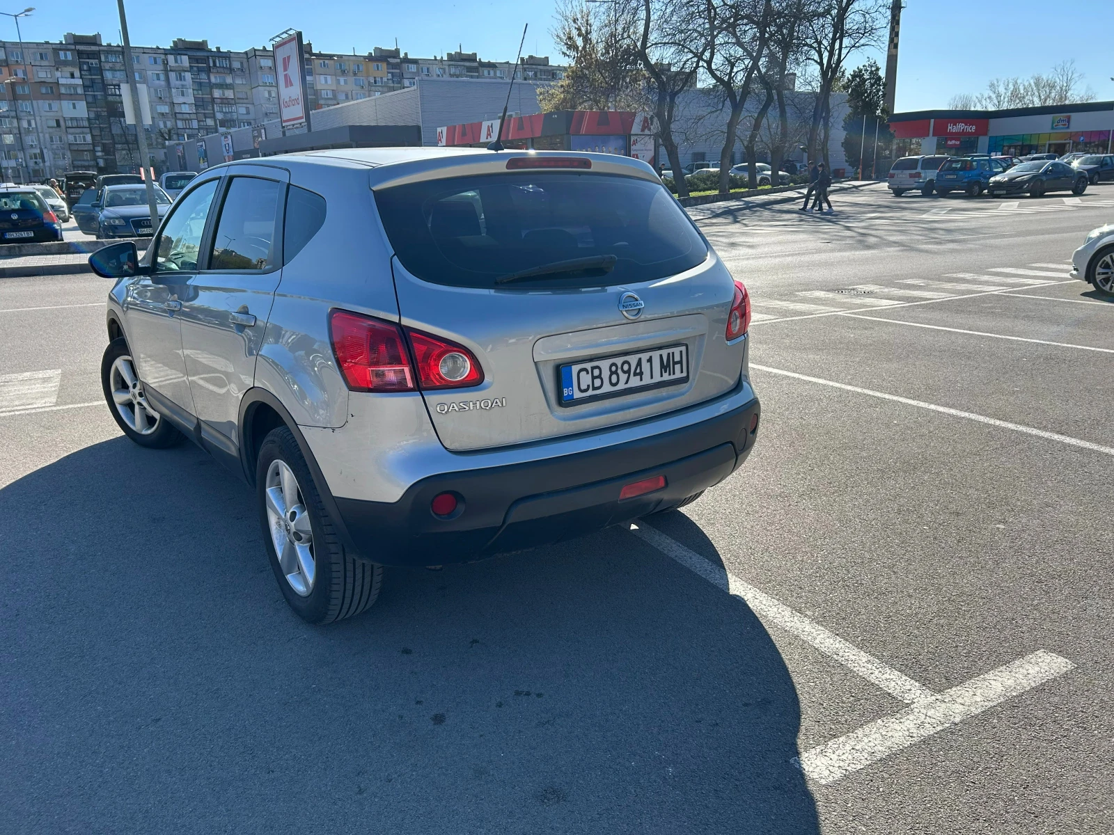 Nissan Qashqai, снимка 10 - Автомобили и джипове - 54312573
