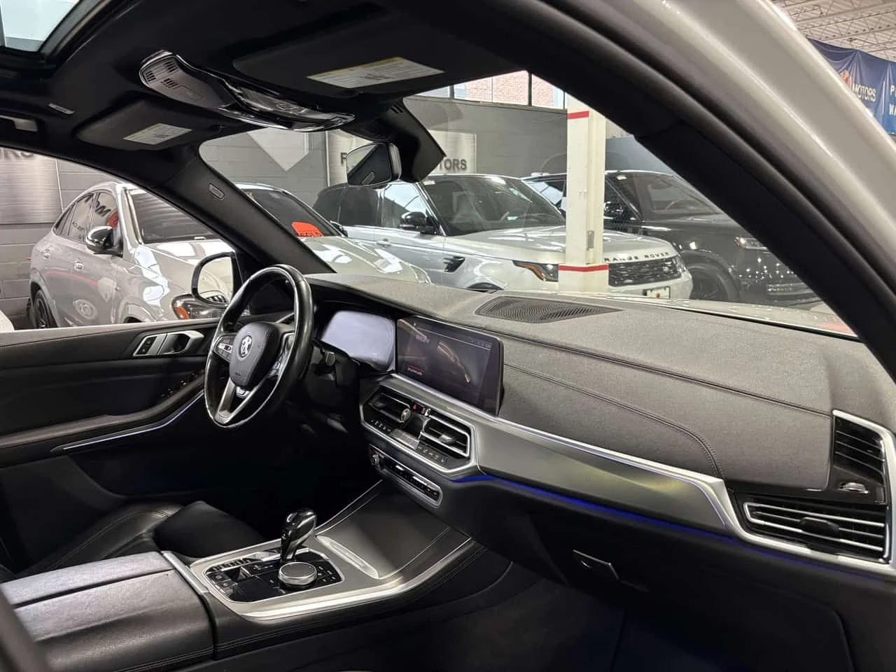BMW X5 * xDrive40i * AWD| NAV| HUD| AMBIENT| PANOROOF| LE, снимка 9 - Автомобили и джипове - 54357925