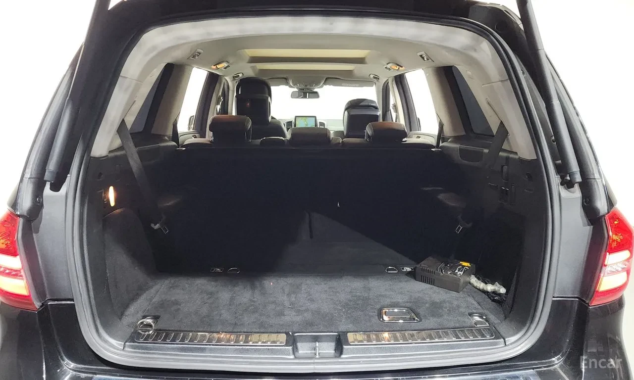 Mercedes-Benz GLS 500, снимка 13 - Автомобили и джипове - 54573601