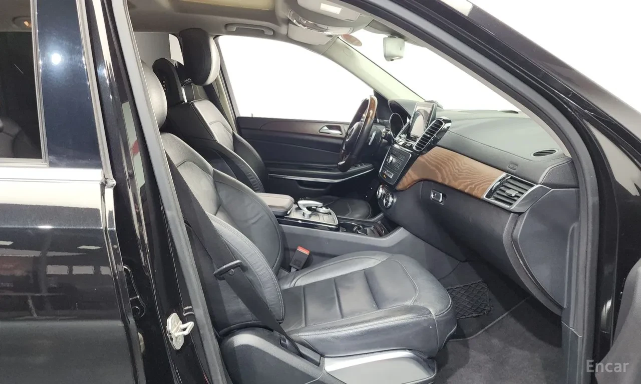 Mercedes-Benz GLS 500, снимка 6 - Автомобили и джипове - 54573601