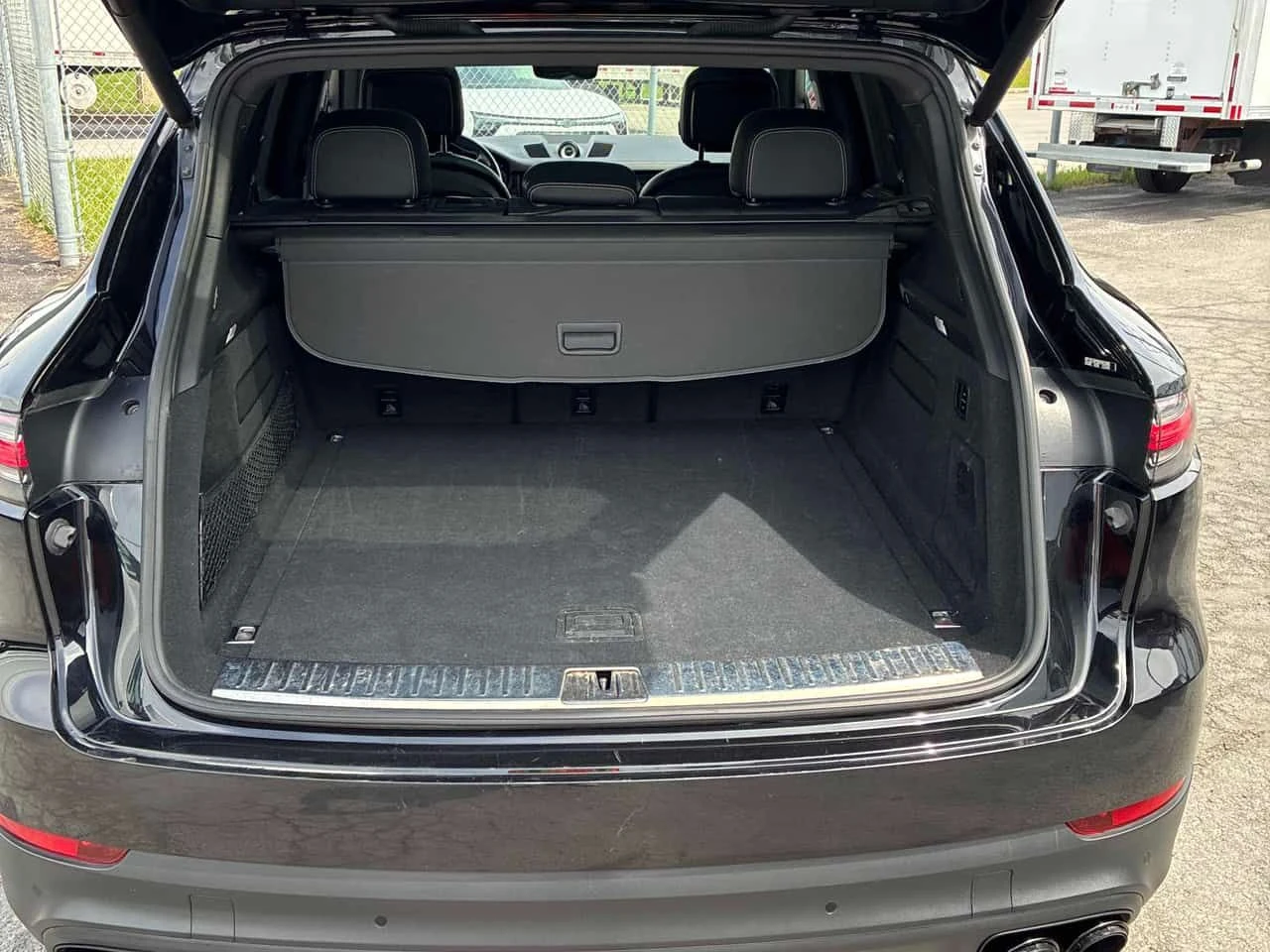 Porsche Cayenne * E Hybrid * BOSE* ОБДУХВАНЕ* АВТОКРЕДИТ* , снимка 11 - Автомобили и джипове - 54787965