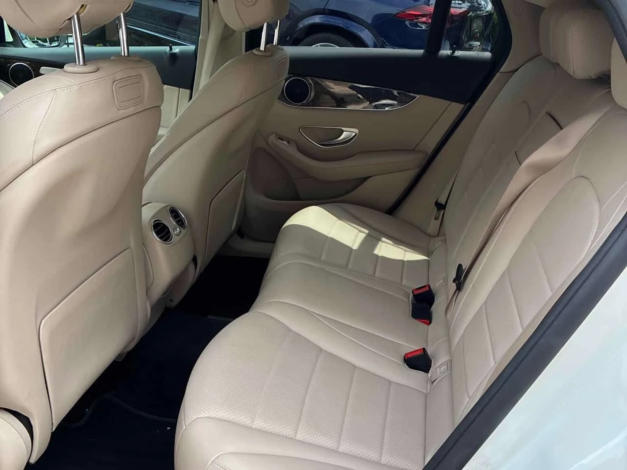 Mercedes-Benz GLC 300 * CARFAX * ОПЦИЯ ЗА ФИНАНСИРАНЕ , снимка 17 - Автомобили и джипове - 55254953