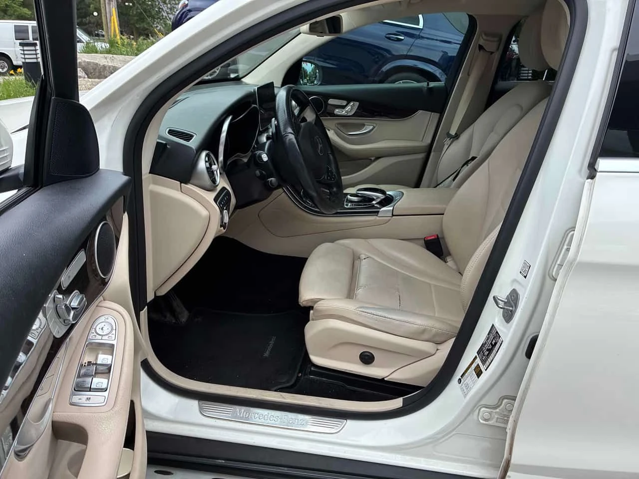 Mercedes-Benz GLC 300 * CARFAX * ОПЦИЯ ЗА ФИНАНСИРАНЕ , снимка 5 - Автомобили и джипове - 55254953