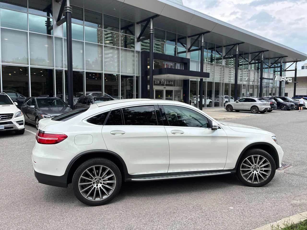 Mercedes-Benz GLC 300 * CARFAX * ОПЦИЯ ЗА ФИНАНСИРАНЕ , снимка 3 - Автомобили и джипове - 55254953