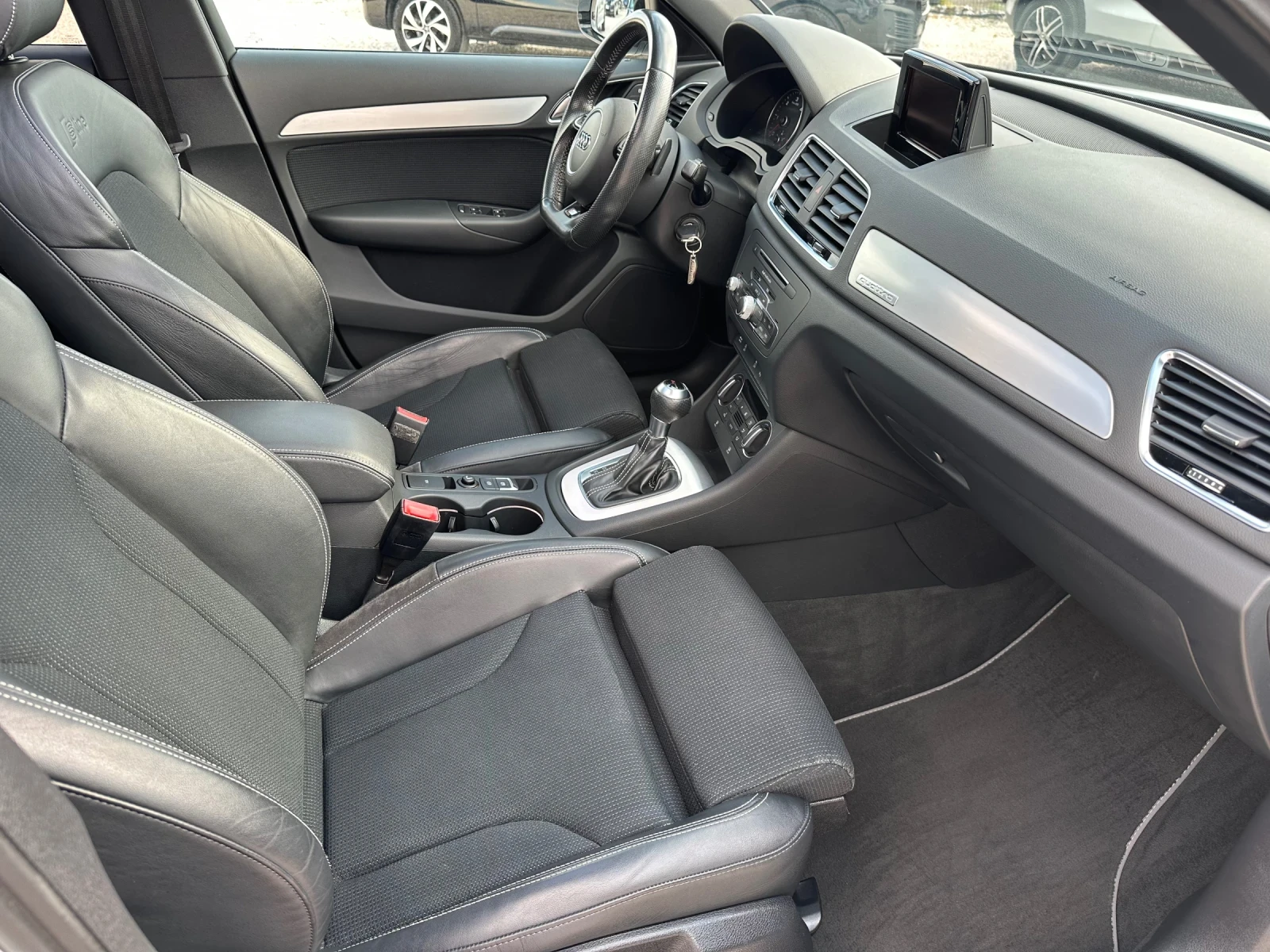 Audi Q3 2.0tdi 184кс 3х S-LINE LED PANORAMA, снимка 10 - Автомобили и джипове - 55416142