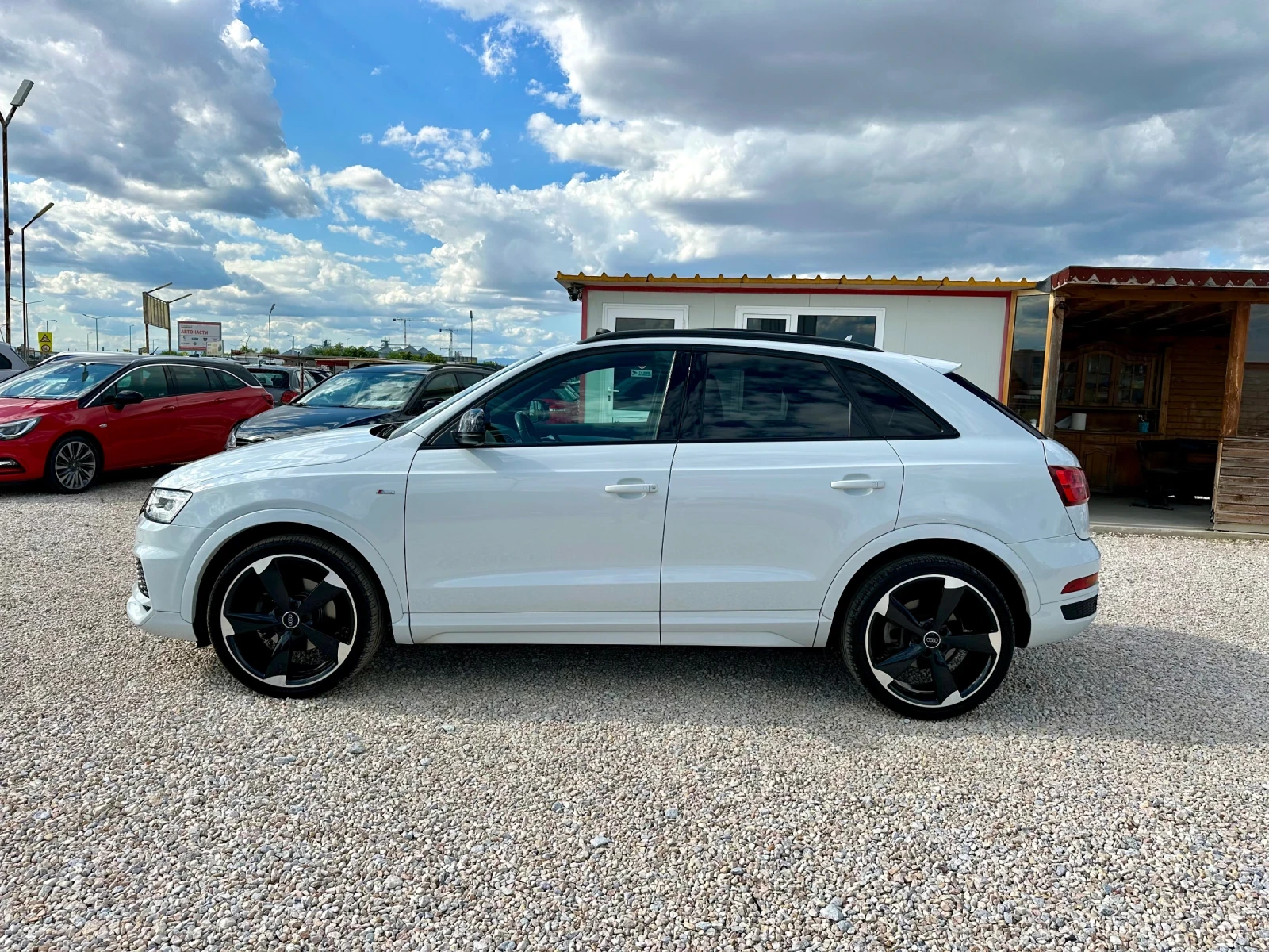 Audi Q3 2.0tdi 184кс 3х S-LINE LED PANORAMA, снимка 2 - Автомобили и джипове - 55416142