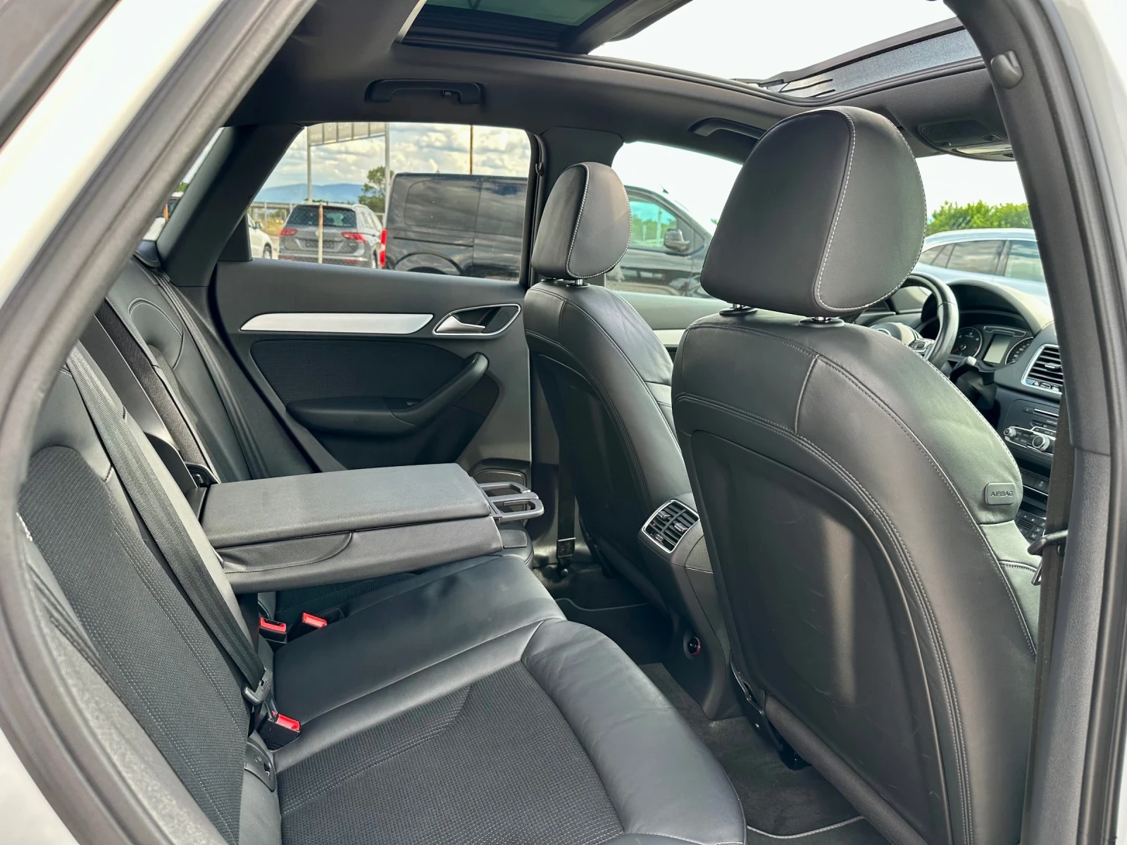Audi Q3 2.0tdi 184кс 3х S-LINE LED PANORAMA, снимка 9 - Автомобили и джипове - 55416142