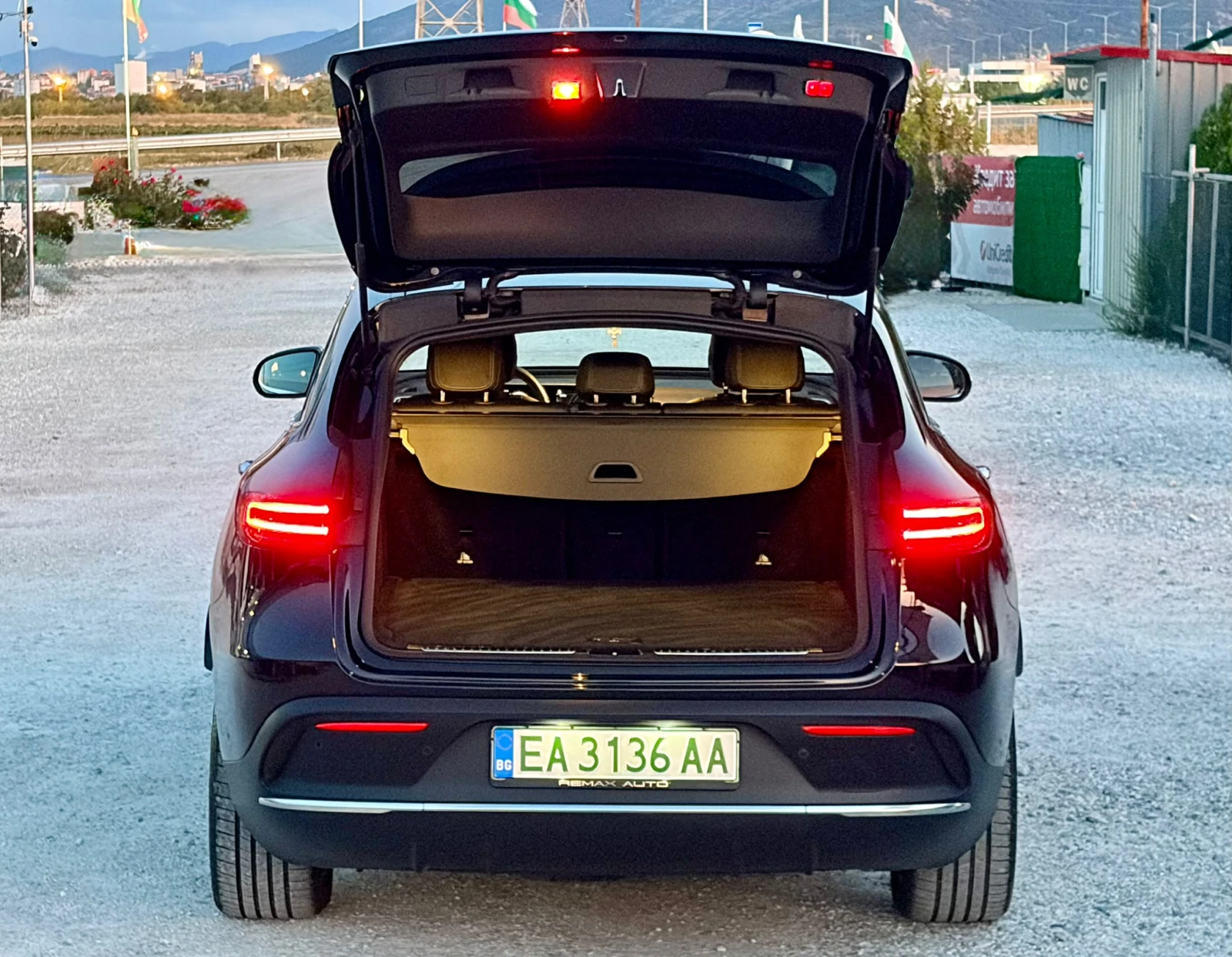 Mercedes-Benz EQC 4MATIC, снимка 9 - Автомобили и джипове - 56341379