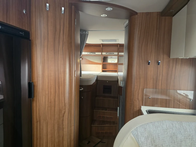 Кемпер HYMER / ERIBA B678 20 000km Автоматик AMPLO, снимка 7 - Каравани и кемпери - 49870955