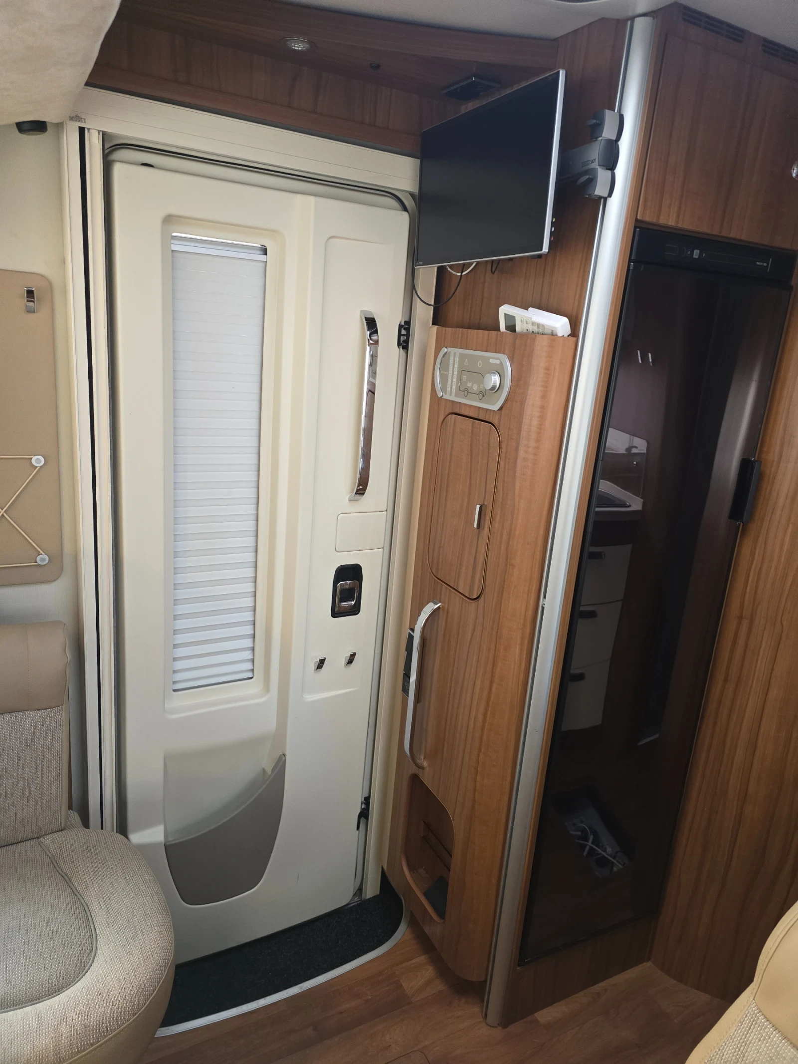 Кемпер HYMER / ERIBA B678 20 000km Автоматик AMPLO - изображение 9