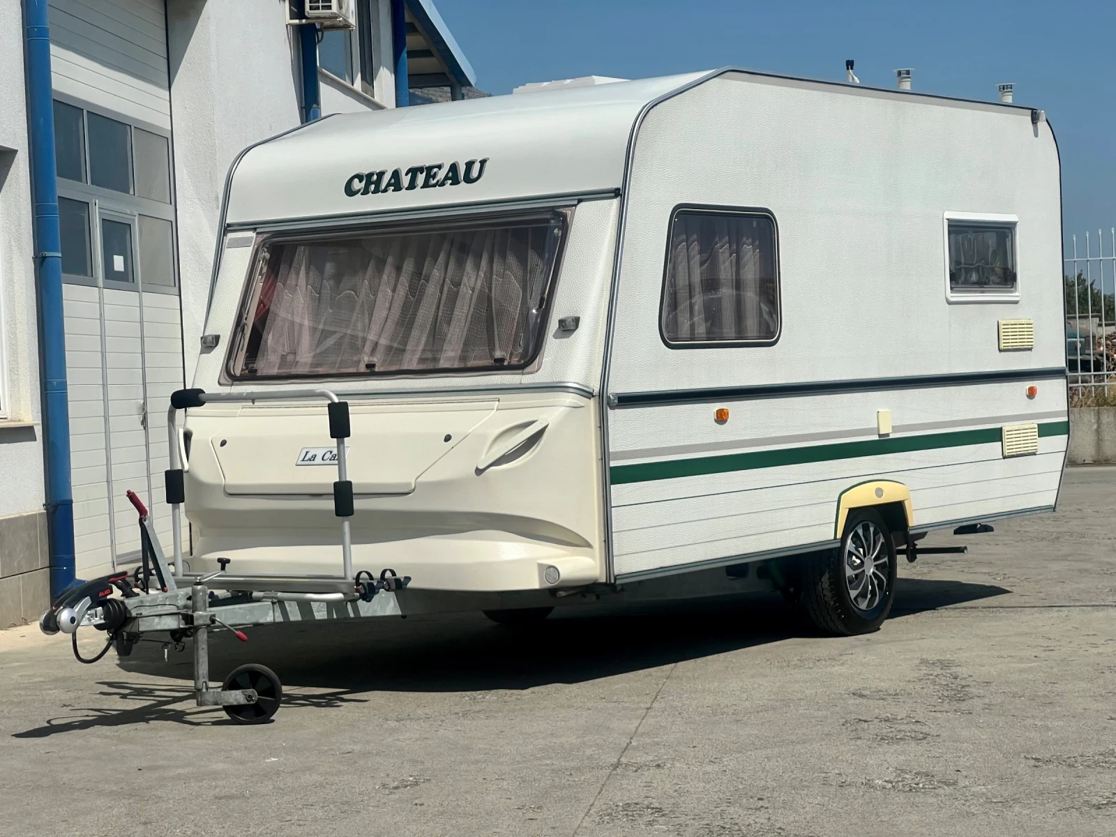 Каравана Chateau La car 395 / Като нова, снимка 3 - Каравани и кемпери - 55644423