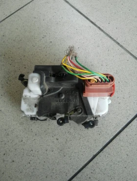 Брава врата предна лява Пежо 607 (4)