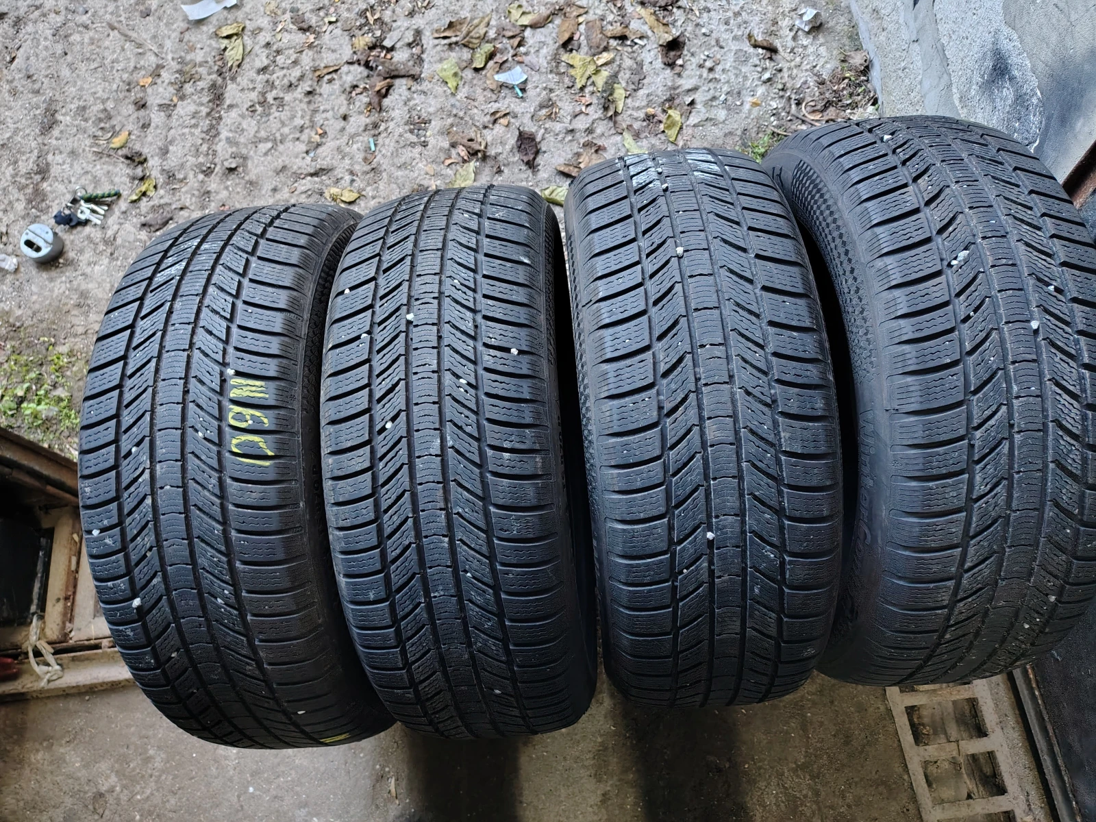 Гуми Зимни 235/55R18