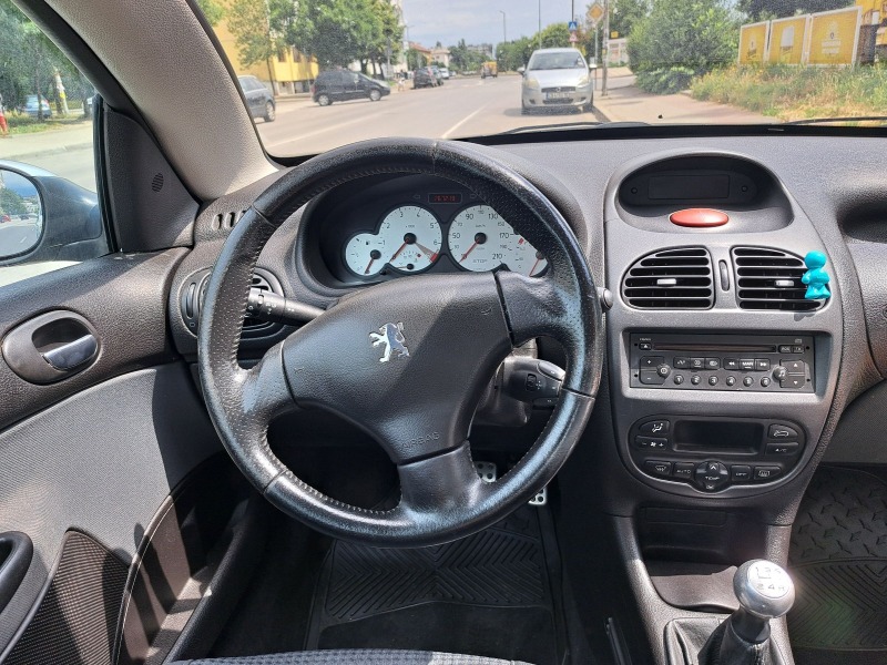 Peugeot 206 CC, снимка 4 - Автомобили и джипове - 46384502
