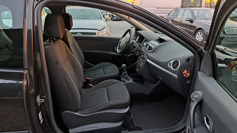 Renault Clio 1.2i NOV VNOS GERMANY, снимка 15 - Автомобили и джипове - 48104306