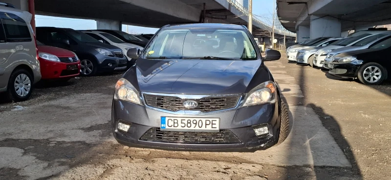 Kia Ceed 1.4 facelift 90kc Всичко платено Го ГТп!!!, снимка 2 - Автомобили и джипове - 48874441