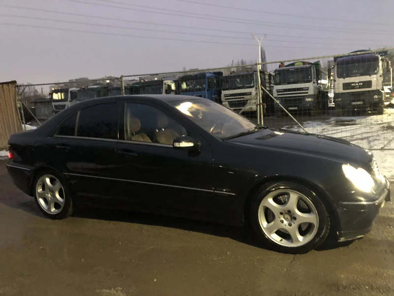 Mercedes-Benz C 220 TDI , снимка 2 - Автомобили и джипове - 49205999