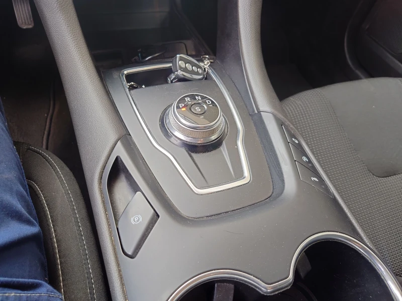 Ford Mondeo Titanium automatic, 190hp, 8 speed, снимка 15 - Автомобили и джипове - 52486377