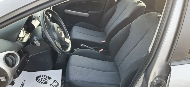 Mazda 2 1.4i* 2009г, снимка 14 - Автомобили и джипове - 52633273