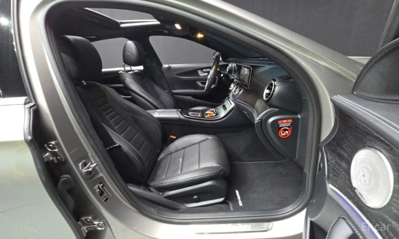 Mercedes-Benz E 220, снимка 11 - Автомобили и джипове - 53352894