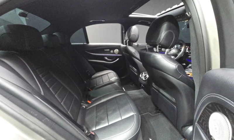 Mercedes-Benz E 220, снимка 12 - Автомобили и джипове - 53352894