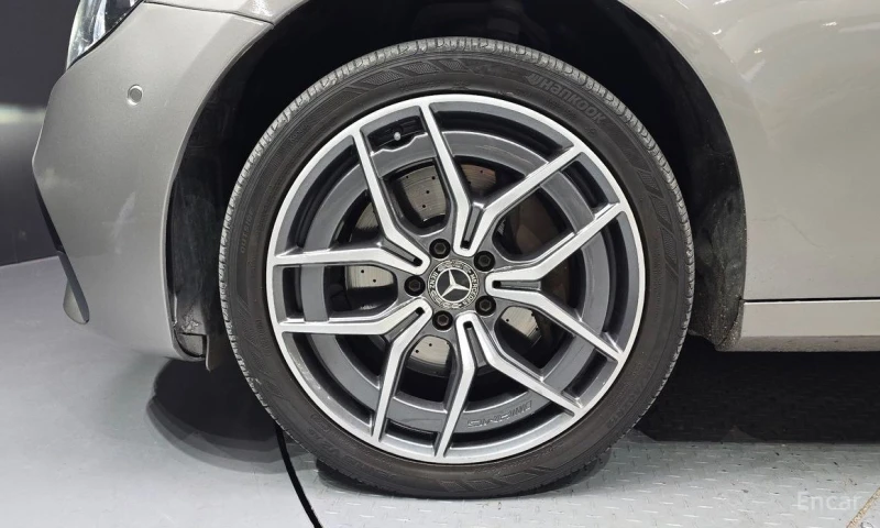 Mercedes-Benz E 220, снимка 5 - Автомобили и джипове - 53352894