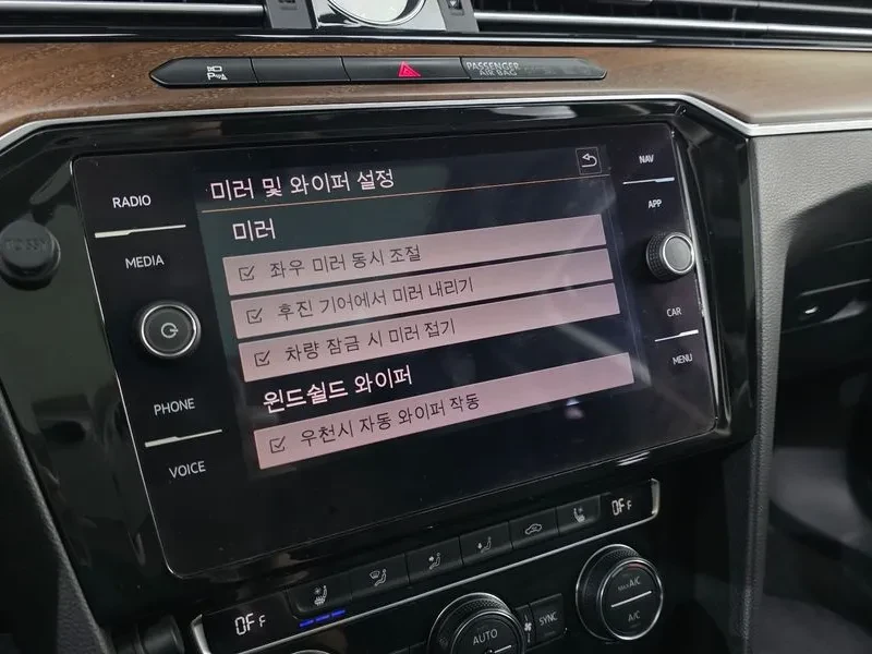 VW Passat 2.0 TDI, снимка 17 - Автомобили и джипове - 54299790