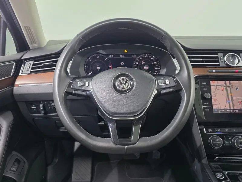 VW Passat 2.0 TDI, снимка 13 - Автомобили и джипове - 54299790