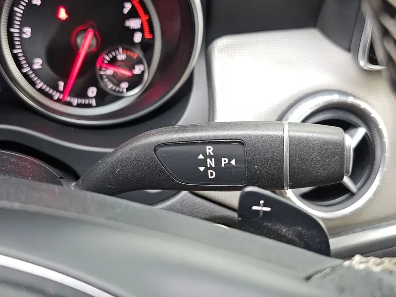 Mercedes-Benz CLA 250  4Matic, снимка 9 - Автомобили и джипове - 55920720
