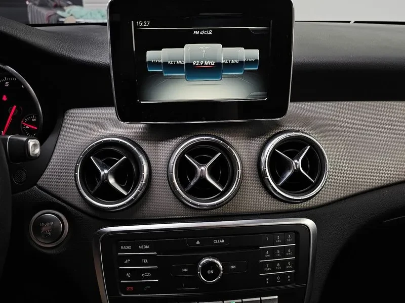 Mercedes-Benz CLA 250  4Matic, снимка 14 - Автомобили и джипове - 55920720