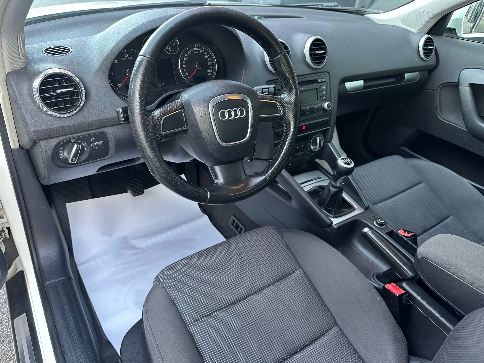Audi A3 2, 0tdi SPORT - изображение 10