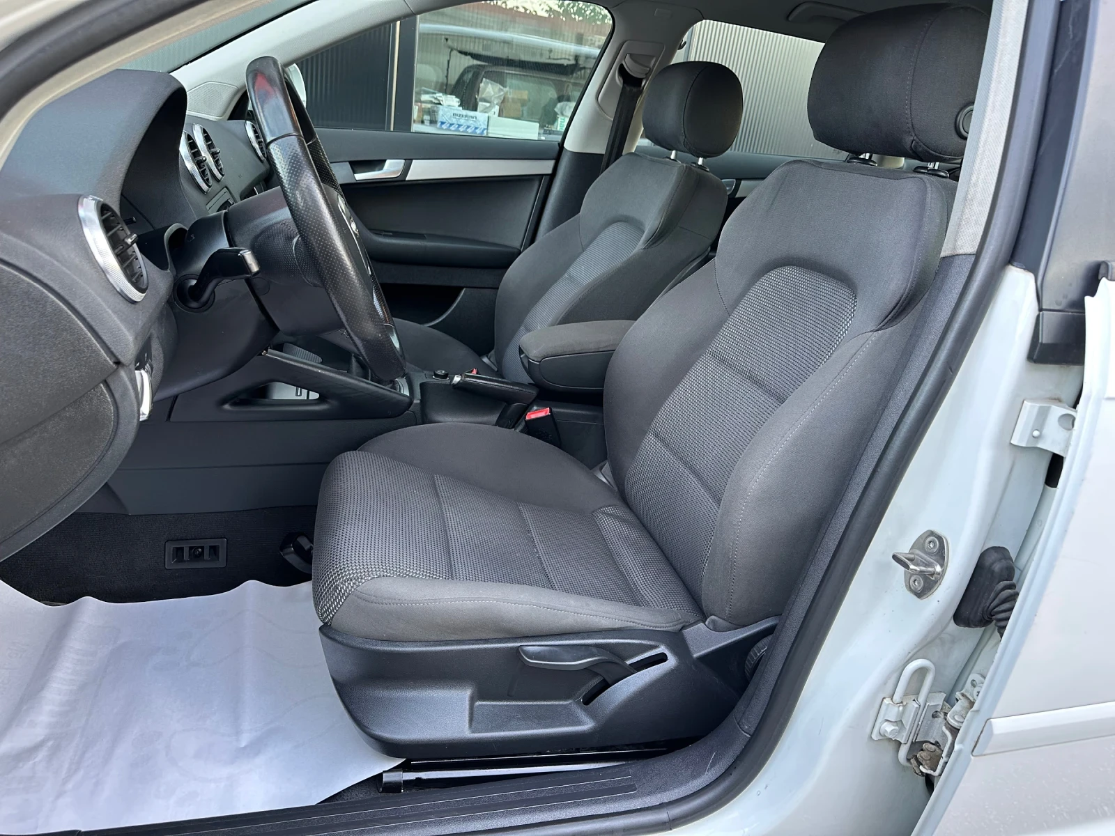 Audi A3 2, 0tdi SPORT - изображение 9