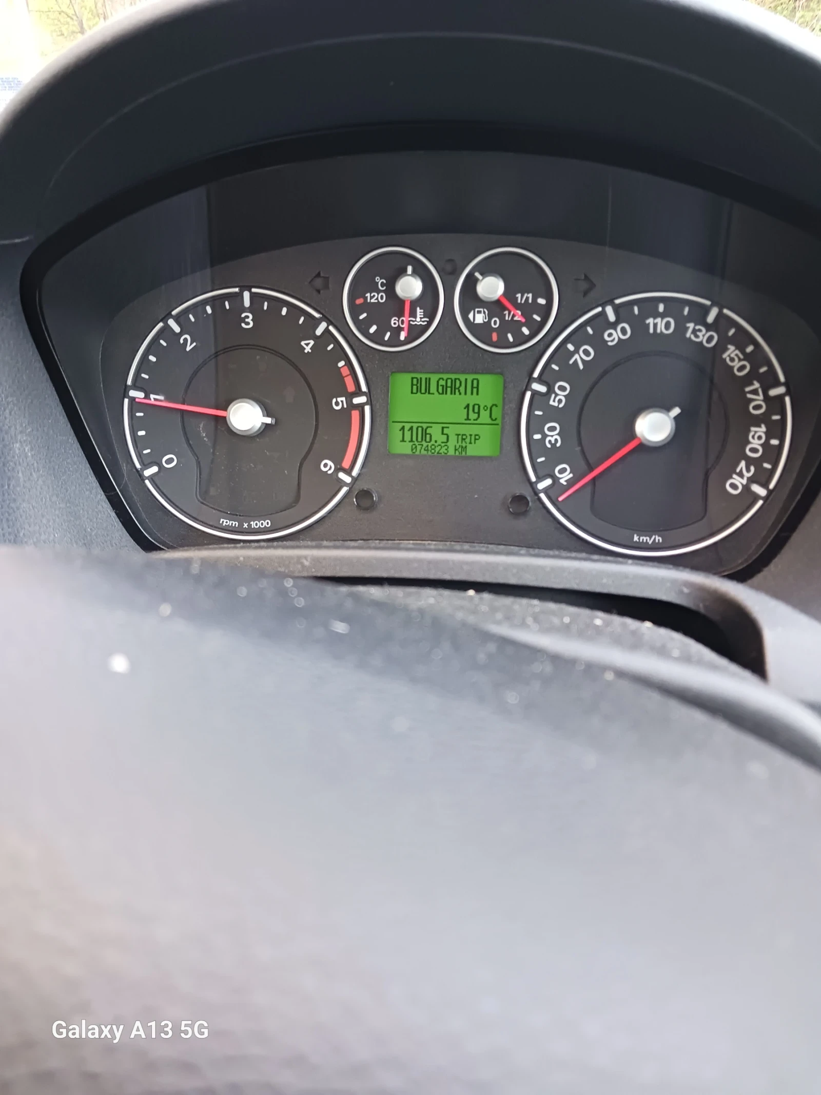 Ford Fiesta  - изображение 7