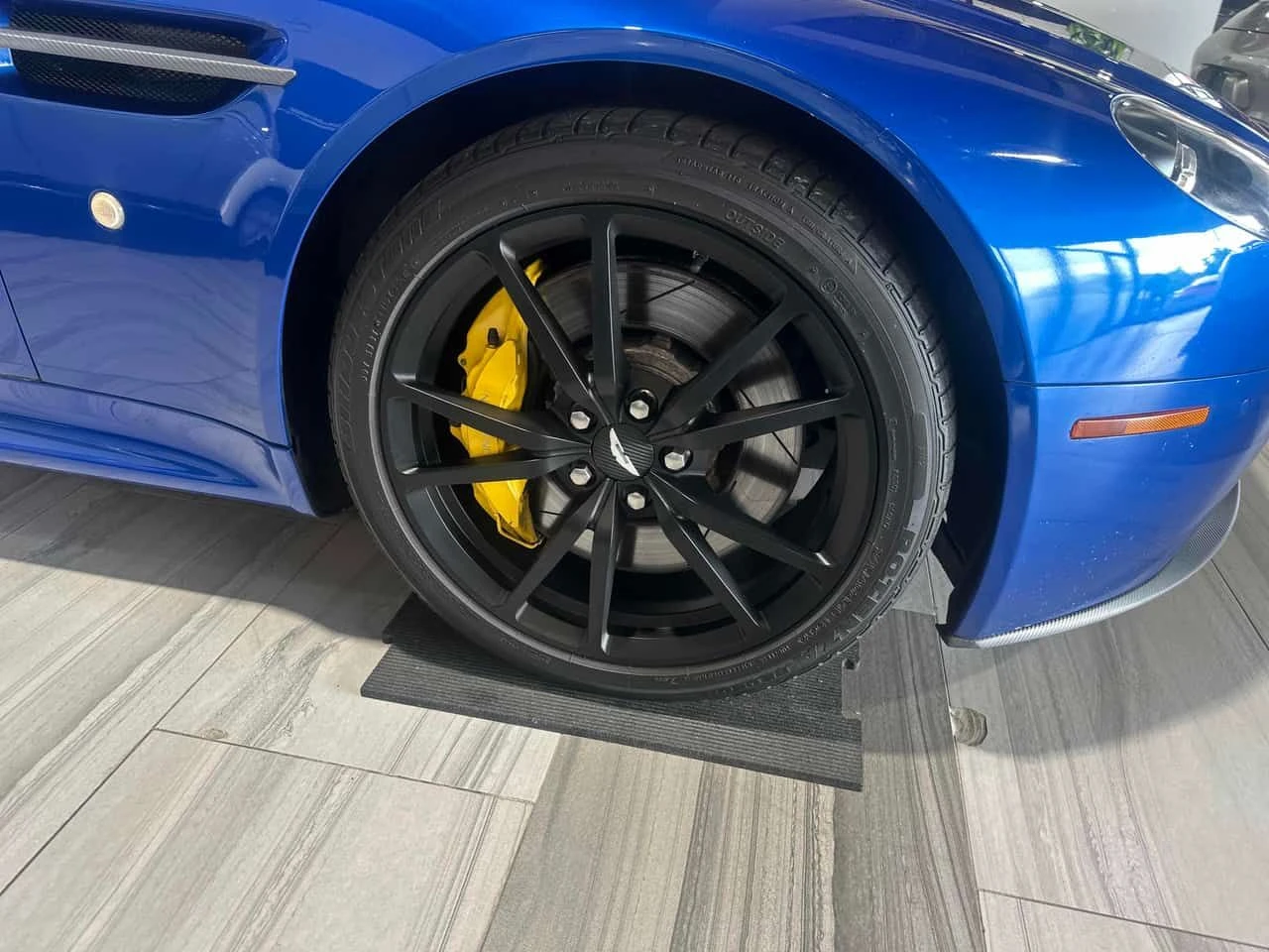 Aston Martin V8 Vantage * 2dr Cpe * 2 �����* �������* KEYLESS*  | Mobile.bg � ����������� 7