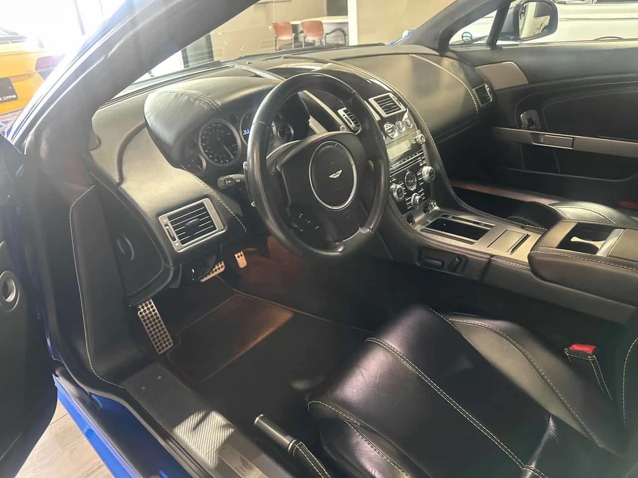 Aston Martin V8 Vantage * 2dr Cpe * 2 �����* �������* KEYLESS*  | Mobile.bg � ����������� 5