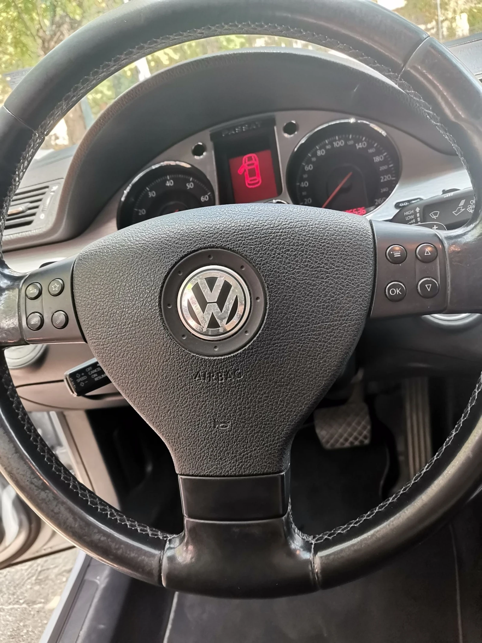 VW Passat, снимка 11 - Автомобили и джипове - 53788228