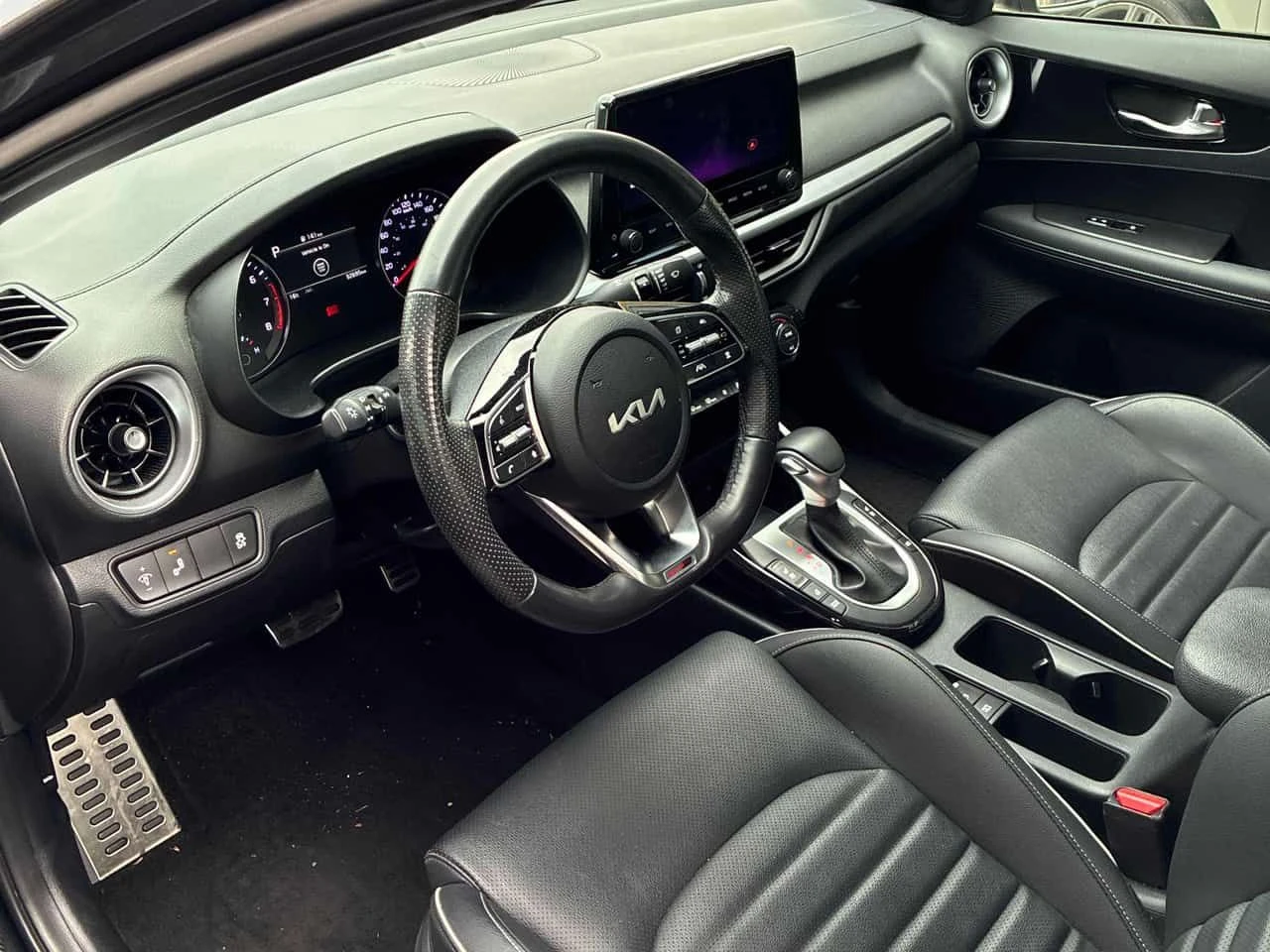 Kia Forte  GT Line / ДИСТРОНИК / КАМЕРА , снимка 5 - Автомобили и джипове - 54127156