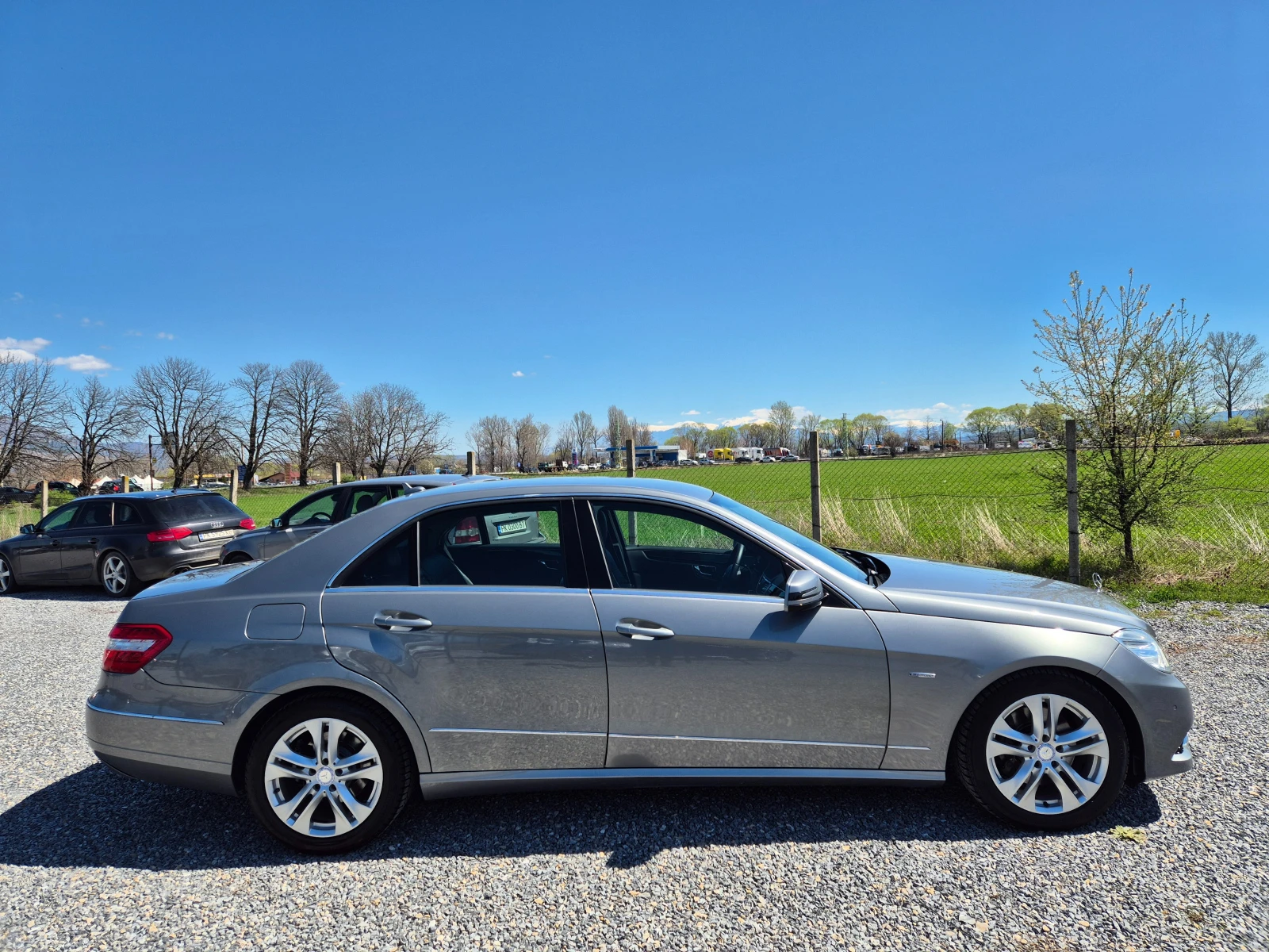 Mercedes-Benz E 250 CDI* AUTOMAT* NAVI* KAMERA* , снимка 3 - Автомобили и джипове - 54145823