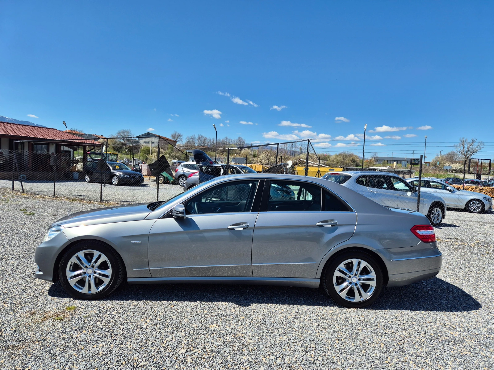 Mercedes-Benz E 250 CDI* AUTOMAT* NAVI* KAMERA* , снимка 7 - Автомобили и джипове - 54145823