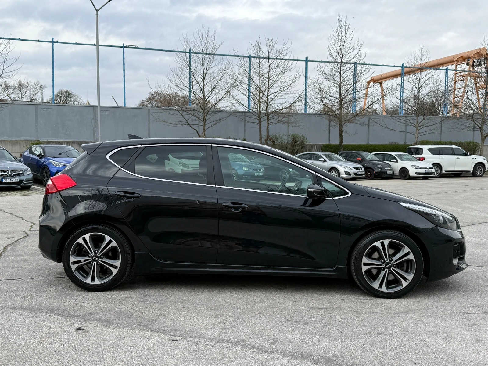 Kia Ceed 1.6 CRDi GT Line, снимка 5 - Автомобили и джипове - 54203002