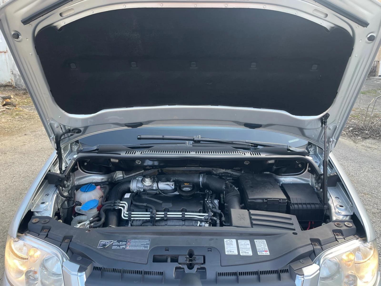 VW Touran, снимка 13 - Автомобили и джипове - 54237159