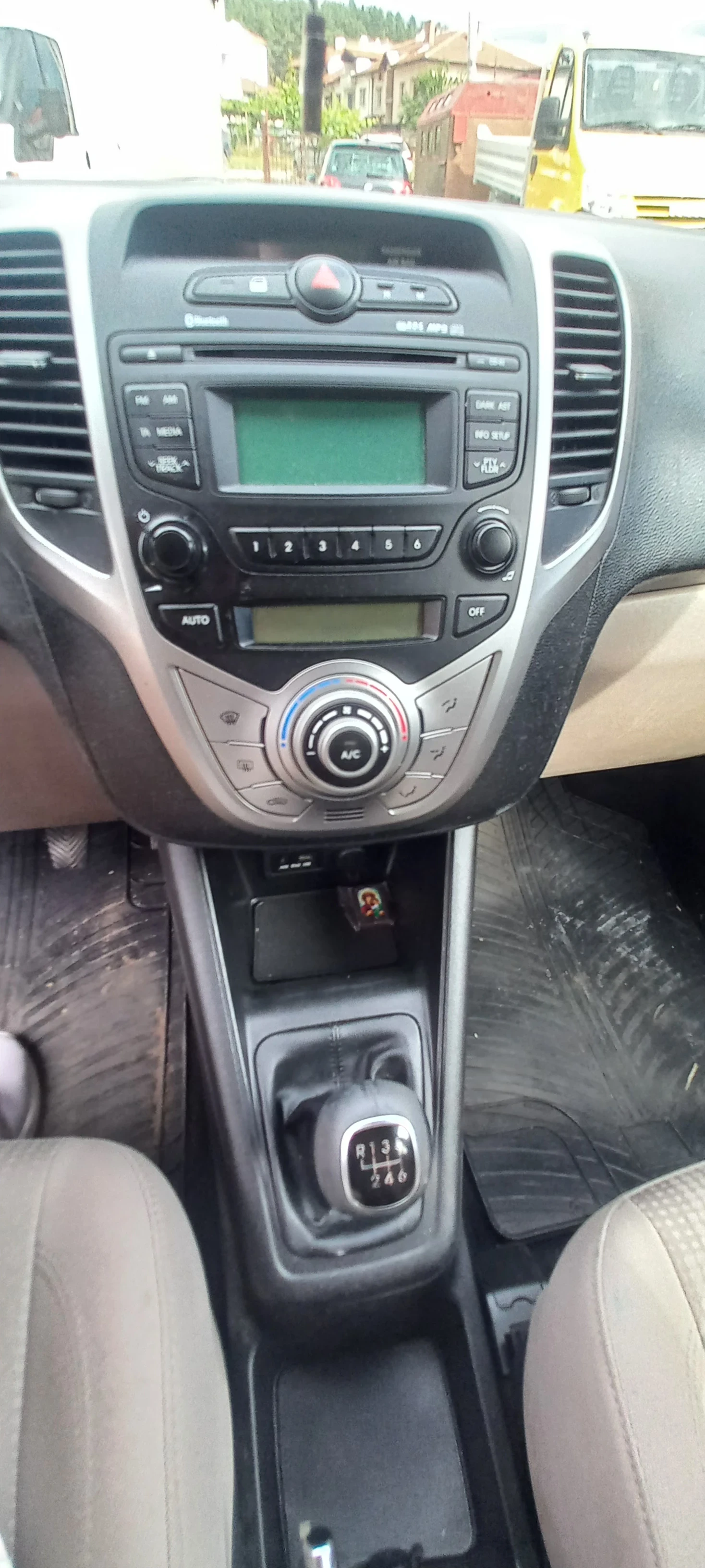 Hyundai Ix20, снимка 8 - Автомобили и джипове - 55191020