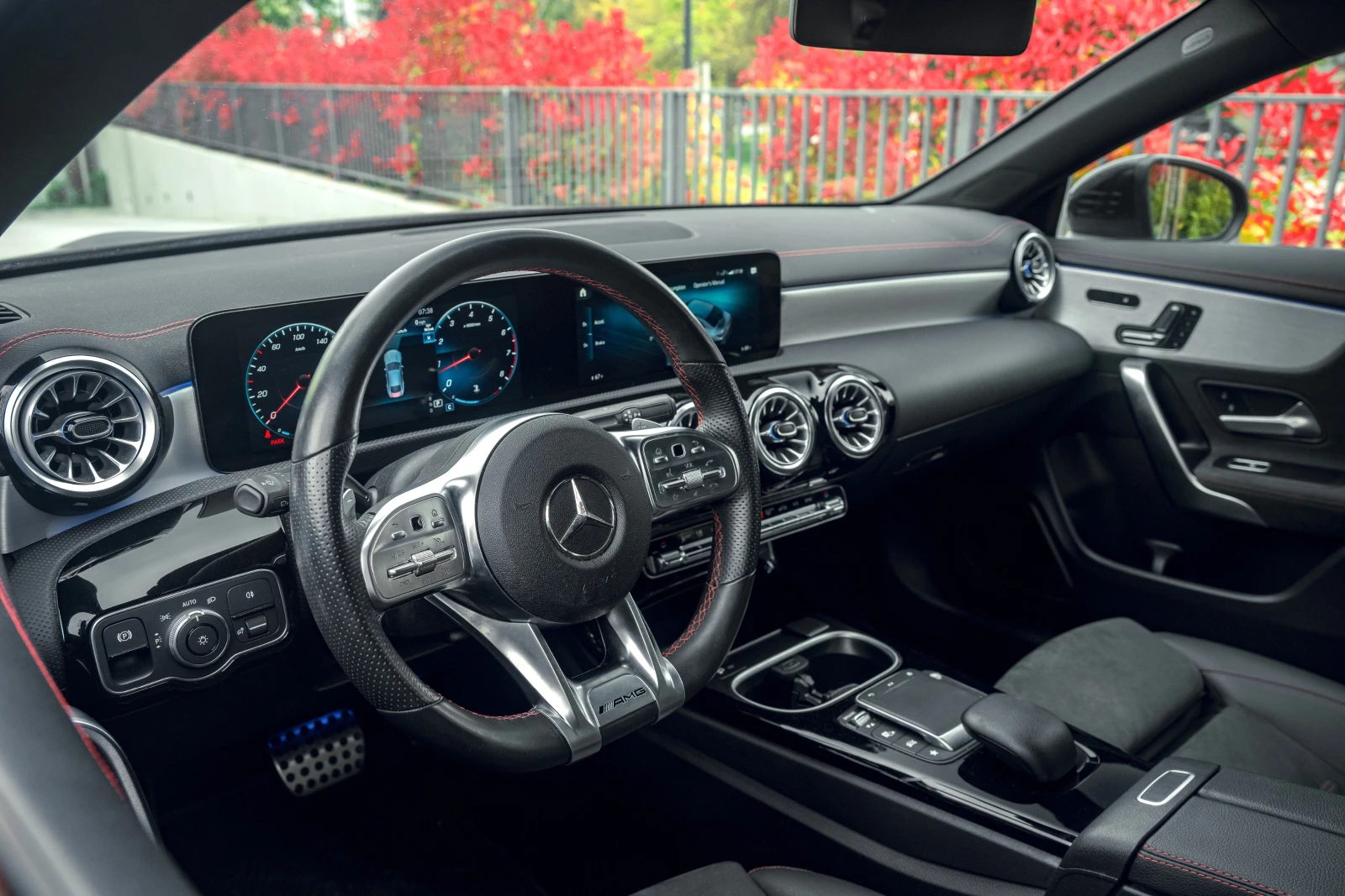 Mercedes-Benz CLA 250 AMG Line, снимка 8 - Автомобили и джипове - 55695430