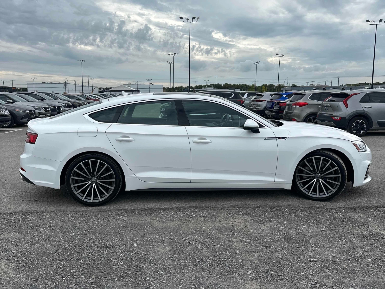 Audi A5 / FULL DIGITAL / 360 / ЕДИН СОБСТВЕНИК , снимка 3 - Автомобили и джипове - 56122044